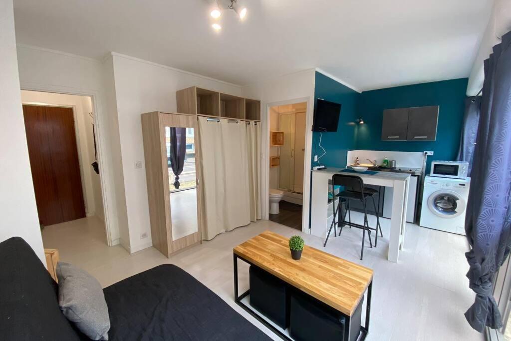 Studio & Parking Prive Centre Orleans Tram Au Pied Apartment Exterior photo